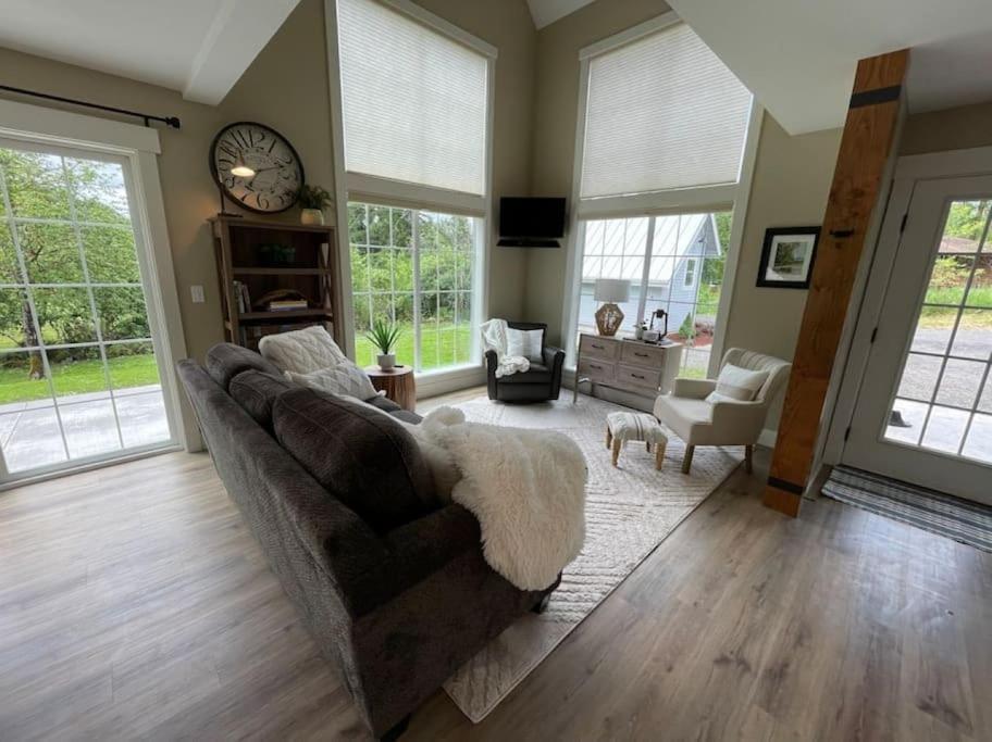Romantic Cozy Cabin Walk To Lake Hot Tub Bikes Kayaks Grill Onalaska Exteriör bild