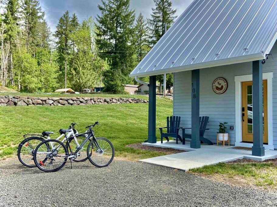 Romantic Cozy Cabin Walk To Lake Hot Tub Bikes Kayaks Grill Onalaska Exteriör bild